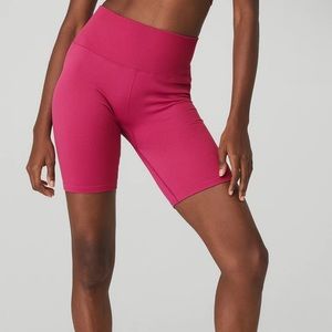 alo Seamless High-Waist Ribbed Biker Short